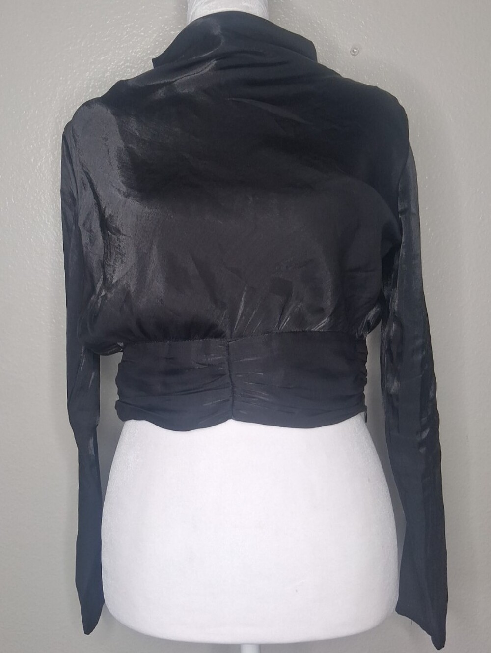 Nasty Gal Collection Black Satin Cropped Top Blouse Long Sleeve Women’s Size 6